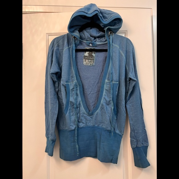 Young fabulous and broke sweater - Picture 1 of 1